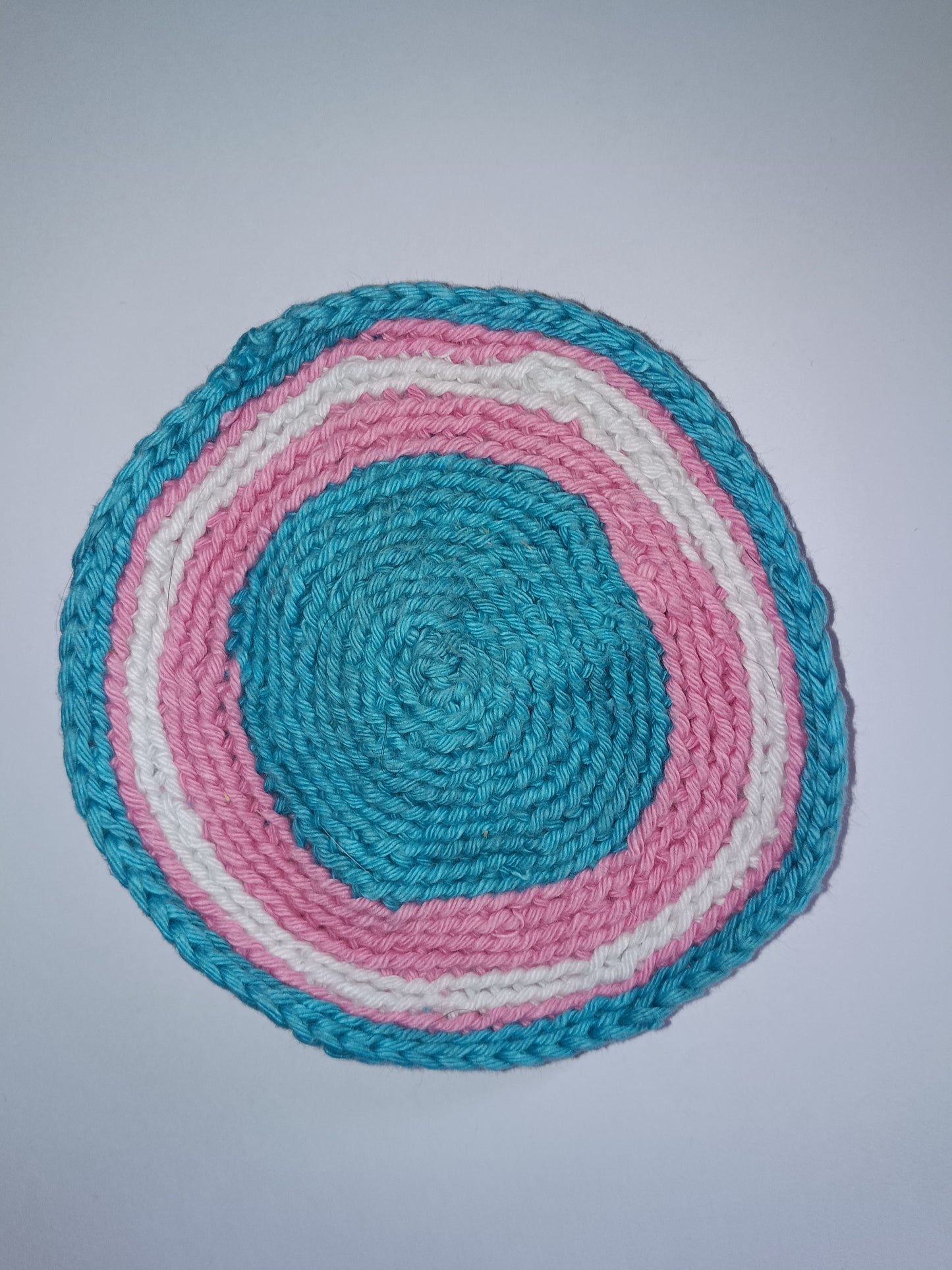 Transgender Flagge – Blau, Rosa, Weiß
Entworfen von Monica Helms im Jahr 1999