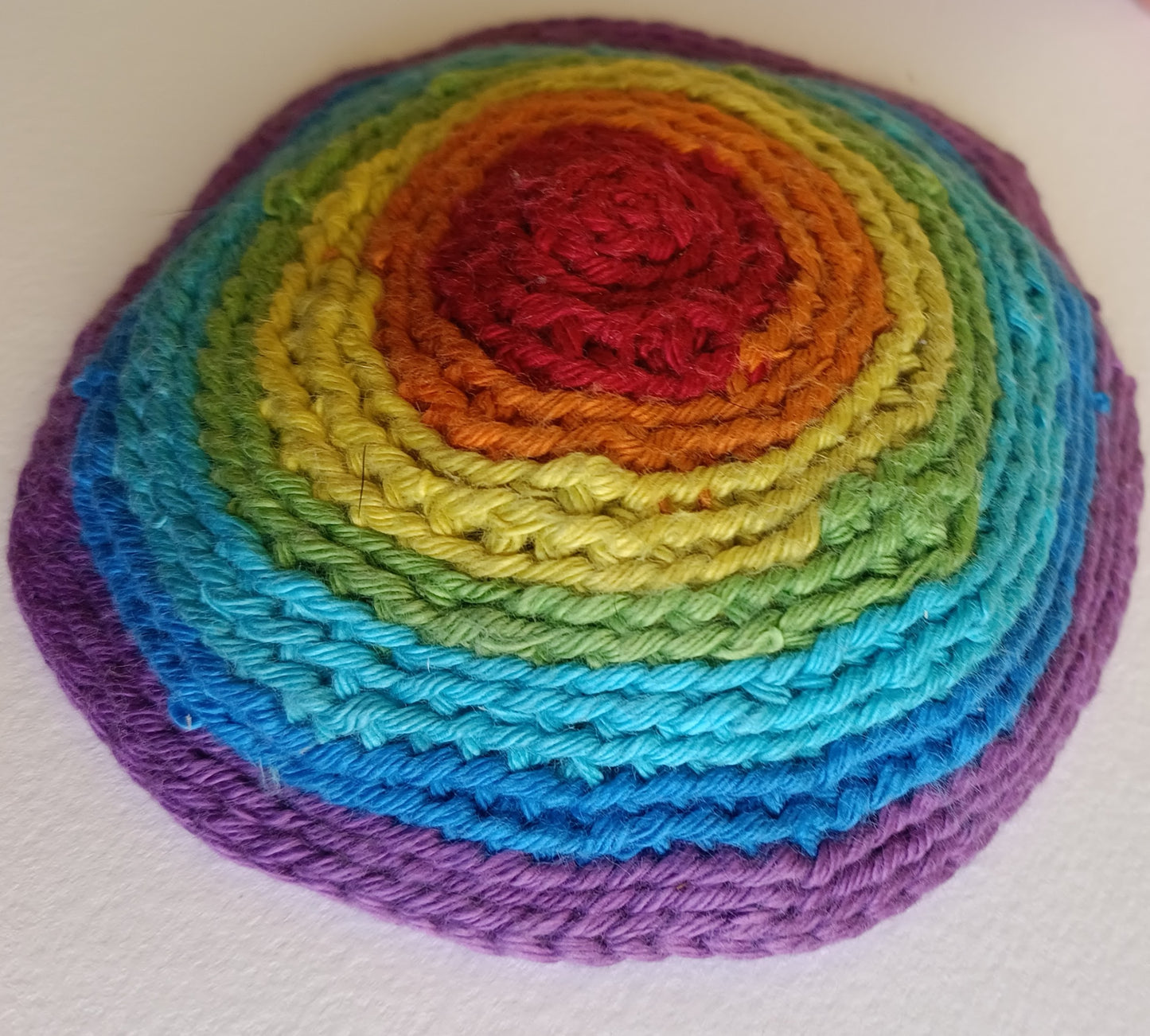 Queer/Gay Pride Flagge – Regenbogen
Entworfen von Gilbert Baker im Jahr 1978