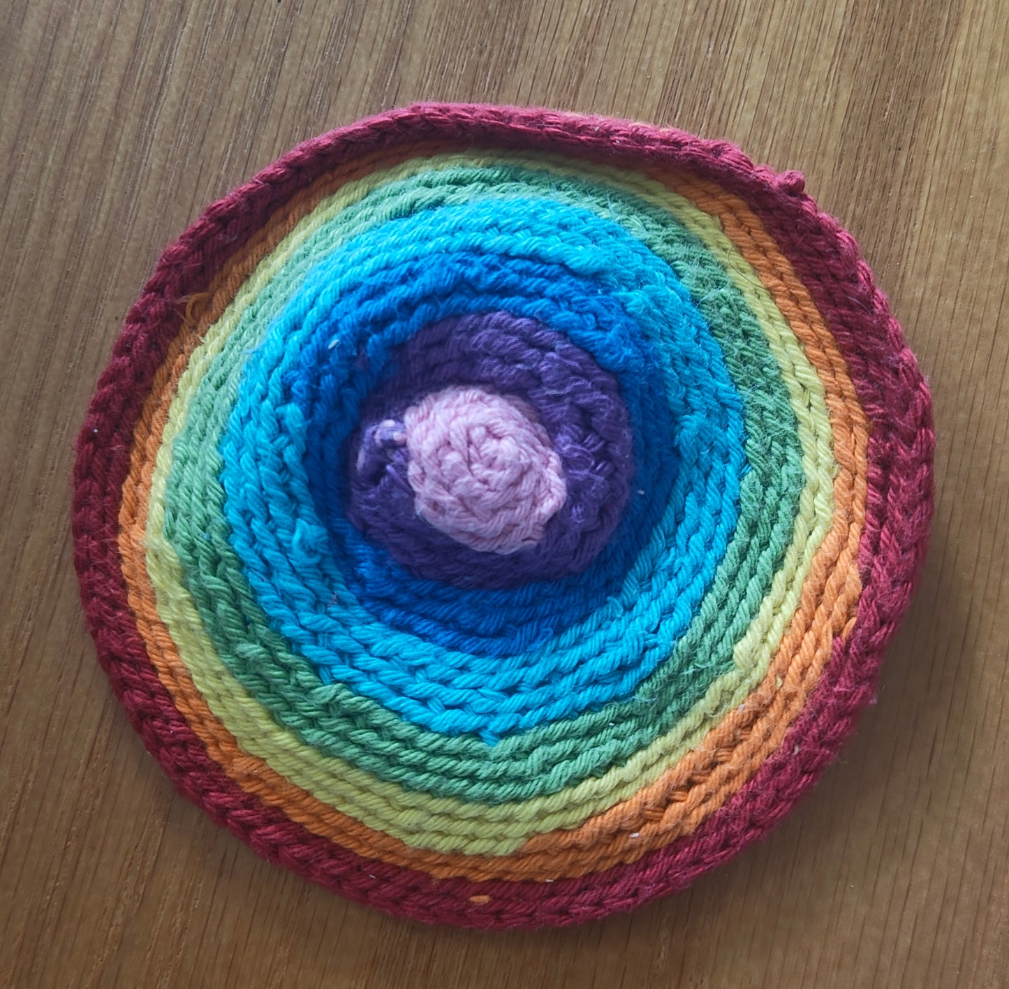 Gemischte Farben
Eine Auswahl an Farben, die in verschiedenen Designs harmonisch zusammenpassen, ohne spezifische Bedeutung.
Entworfen von Hani (im Jahr 5786)